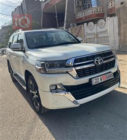 تۆیۆتا لاند کروزەر